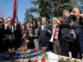 Muhsin Yazıcıoğlu kabri başında anıldı