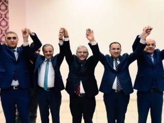 AK Parti-MHP-BBP ’evet’ pozu