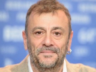 Kutluğ Ataman'dan demokrasi dersi