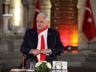 Yıldırım'dan CHP'li vekile İzmir Marşı dersi