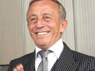 Ali Ağaoğlu iç çamaşırına iddiaya girdi
