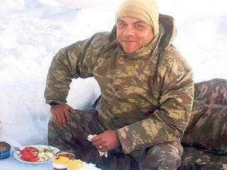 Aylarca hapis yattı, şimdi ise vatan nöbetinde