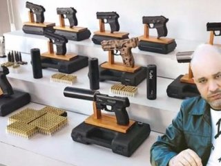 Şarkıcının cephaneliği