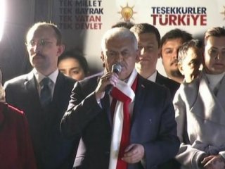 Başbakan Yıldırım'dan balkon konuşması