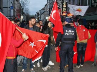 Avrupa bildiğiniz gibi: PKK’ya izin, Türklere yok!