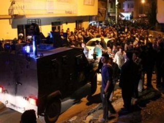 Mersin'de tehlikeli gerginlik! Sopalarla geldiler