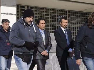 Yunanistan'a kaçan darbeci hainler için yeni karar