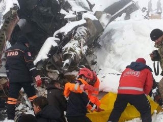 Helikopter kazasında 12 şehide böyle ulaştılar