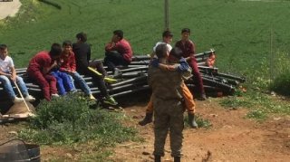 Şehidin 10 yaşındaki kardeşine komutandan teselli