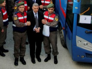 Hainlere böyle seslendi: Erkek gibi söyleyin...