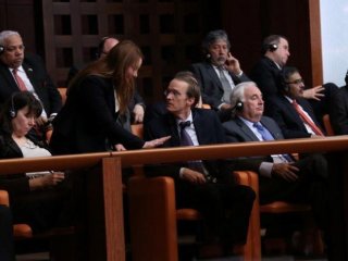 Bacak bacak üstüne attı, böyle uyarıldı!