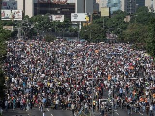 Venezuela'da protestolar devam ediyor