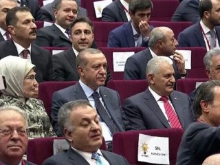 Cumhurbaşkanı Erdoğan resmen AK Parti'ye döndü