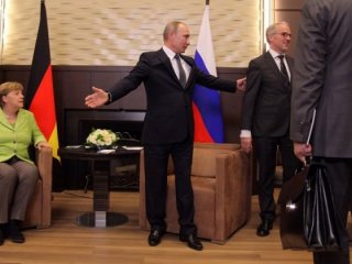 Putin ve Merkel Suriye'yi görüştü