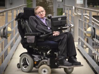 Hawking: Dünyayı 100 yıl içerisinde terk etmeliyiz