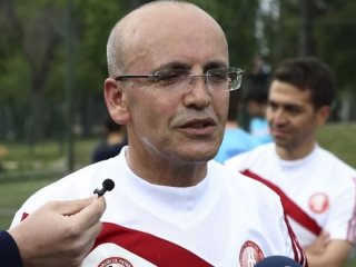 Bakan Şimşek'ten 7 yıl sonra bir ilk! Golü attı