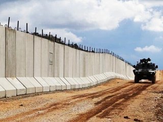 İran sınırına duvara Tahran'dan ilk tepki