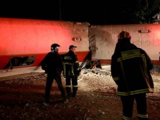 Yolcu treni raydan çıktı! Felekat yaşandı!