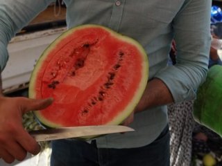 Fiyatı gören şaşırıyor! Dilimi 15 TL'ye satılıyor