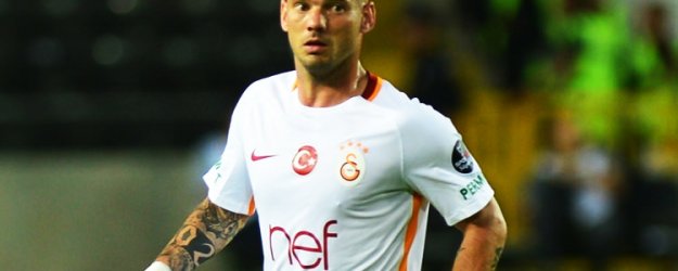 Sneijder'den Türkçe tepki! Bakın hakeme ne dedi