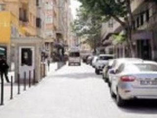 Taksim'de 'yorgun mermi' dehşeti