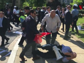 ABD, dayak yiyen teröristlere sahip çıktı