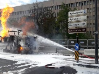 Ankara Adliyesi Önünde Doğalgaz Borusu Patladı