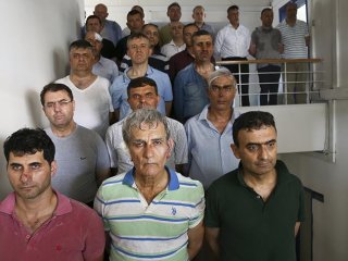 FETÖ'nün cuntacıları halkın önünden geçirilecek