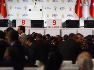 AK Parti tüzüğünde 11 madde değişti