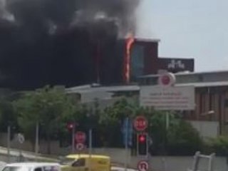 İstanbul'da hastanede yangın! Büyük panik