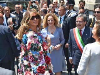 Melania Trump'ın ceketinin fiyatı dudak uçuklattı!