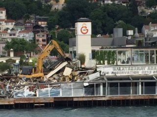 Galatasaray Adası yıkıldı!