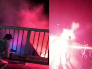 Köprüde olay! F.Bahçe bayrağını yaktılar...