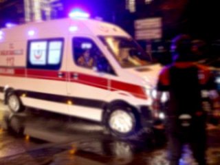 Şaka değil! Hastalanan anneleri için ambulansı kaçırdılar