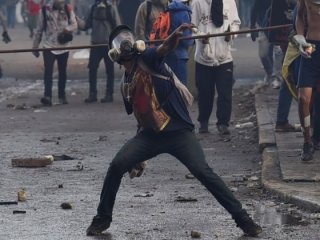 Kontrolden çıktılar! Askeri döve döve öldürdüler