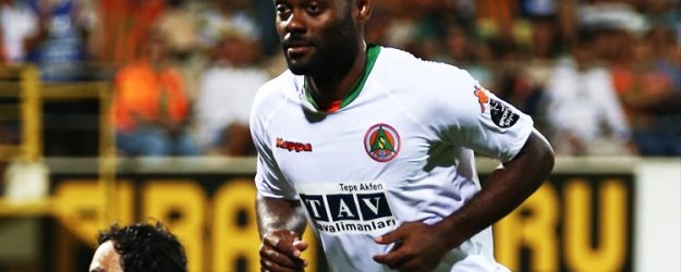Vagner Love'dan gol krallığı göndermesi!