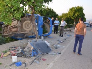 Jandarma minibüsü devrildi: 8 asker yaralı