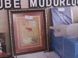 Gülen imzalı ’’lale’ figürü tablo ele geçirildi