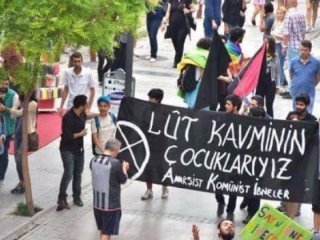 Ramazan ayında İzmir'de LGBT yürüyüşü!