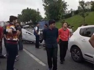 Zincirleme kaza! 10 araç birbirine girdi