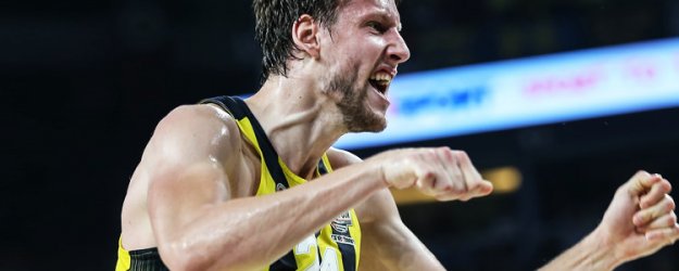 3 NBA ekibi Vesely'nin peşinde