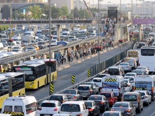 Trafikte yeni dönem! Tüm araçlara takılacak...