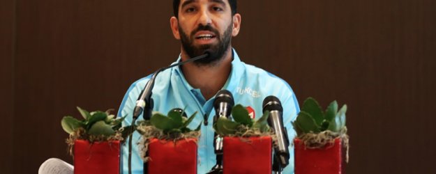 Arda'ya bir darbe de Arsene Wenger'den!
