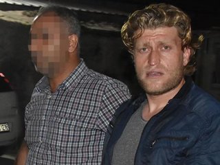 Eski eşinin boğazını kesti, bebeği yola attı!