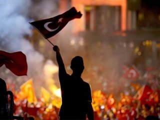 15 Temmuz'un yıl dönümünde yeniden meydanlara