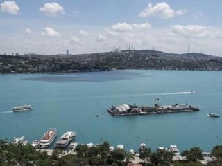 İstanbul Boğazı'ndaki esrarengiz görüntünün sırrı!