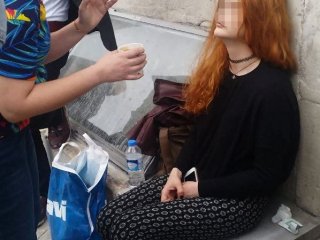 Taksim'de genç kızın içler acısı hali!