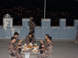 Özel harekatın iftihar sofrası!