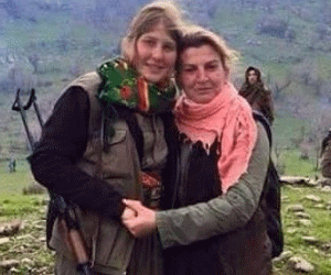 Kırmızı fularlı teröristin ailesi Kobani'de