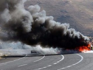 Tunceli'de otomobili taranan öğretmen kayıp!